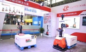 科鈦機(jī)器人亮相CeMAT ASIA 2025：極簡(jiǎn)CP15為智能物流賦能